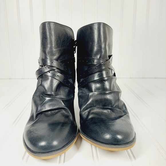 New Bella Vita Leather Strappy Block Heel Ankle Booties B144 - Picture 3 of 11